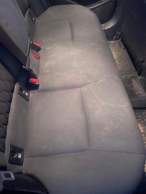 ניקוי ריפוד רכב- לפני